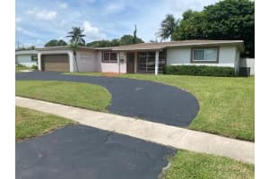 917 SE 14th Ct, Deerfield Beach, FL 33441, Sold 12/07/21