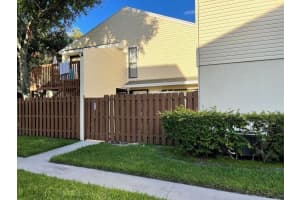645 Executive Center Dr, West Palm Beach, FL 33401, Sold 09/28/21