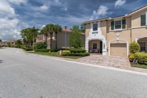 213 SW Otter Run Pl, Stuart, FL 34997, Sold 10/08/21