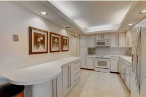 2697 N Ocean Blvd f403, Boca Raton, FL 33431, Sold 10/15/21