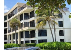 665 SE 21st Ave, Deerfield Beach, FL 33441, Sold 03/14/22