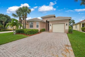 643 Stanford Ln, Port St. Lucie, FL 34983, Sold 01/14/22