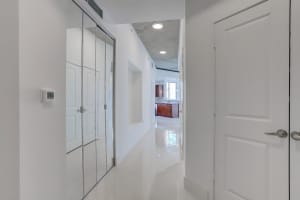 300 S Australian Ave, West Palm Beach, FL 33401, Sold 09/28/21