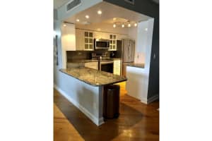 800 NE 195th St, Miami, FL 33179, Sold 10/05/21