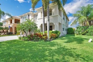 9825 Cobblestone Lakes Ct, Boynton Beach, FL 33472, Sold 11/09/21