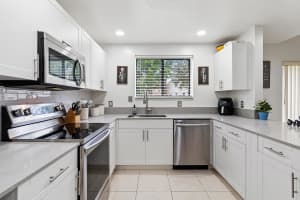 10109 NW 33rd St, Sunrise, FL 33351, Sold 10/21/21