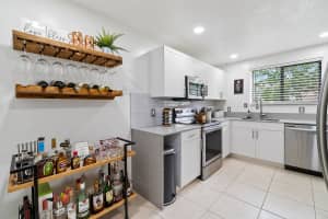 10109 NW 33rd St, Sunrise, FL 33351, Sold 10/21/21