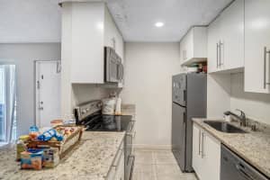 36 N Crossings Cir, Boynton Beach, FL 33435, Sold 01/10/22