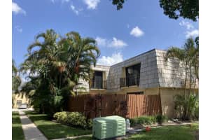 541 Springdale Cir, Palm Springs, FL 33461, Sold 10/22/21