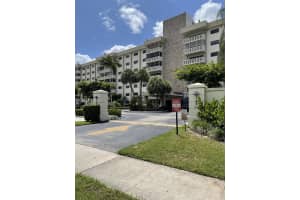 800 NE 195th St, Miami, FL 33179, Sold 11/23/21