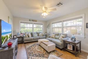 717 US-1, Jupiter, FL 33477, Sold 01/14/22