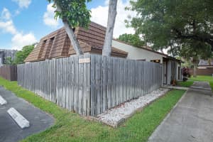 4183 Palm Bay Cir, West Palm Beach, FL 33406, Sold 10/26/21