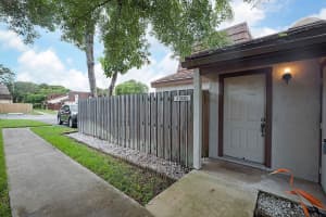 4183 Palm Bay Cir, West Palm Beach, FL 33406, Sold 10/26/21