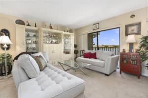 3218 S Lakeview Cir, Fort Pierce, FL 34949, Sold 10/15/21