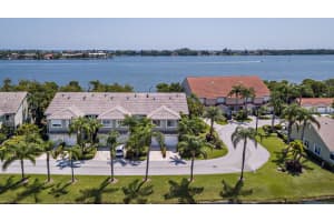 86 N Lakeshore Dr, Hypoluxo, FL 33462, Sold 11/04/21