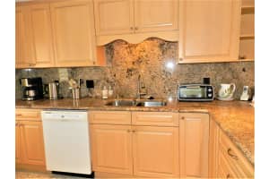 901 N Riverside Dr #2b, Pompano Beach, FL 33062, Sold 11/05/21