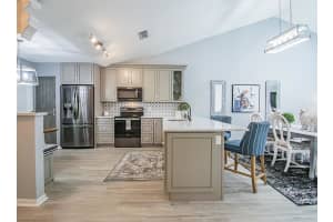 523 6th St, Vero Beach, FL 32962, Sold 11/04/21