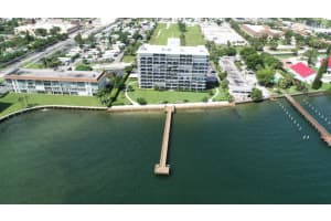 3040 Lake Shore Dr, Riviera Beach, FL 33404, Sold 10/28/21