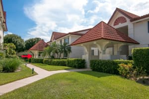 105 Half Moon Cir APT B2, Hypoluxo, FL 33462, Sold 10/26/21