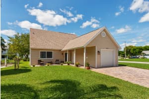 2850 Black Pine Ct, Lake Worth, FL 33462, Sold 11/04/21