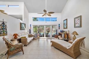 2305 Rabbit Hollowe Cir, Delray Beach, FL 33445, Sold 12/01/21