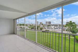 907 Marina Dr, North Palm Beach, FL 33408, Sold 11/18/21