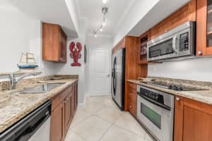 275 NW Flagler Ave, Stuart, FL 34994, Sold 11/05/21