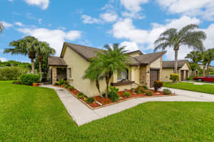 140 Village Walk Dr, Royal Palm Beach, FL 33411, Sold 11/19/21
