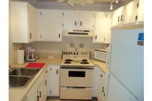 890 N Federal Hwy, Lantana, FL 33462, Sold 11/09/21