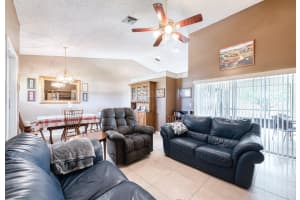 761 NW 10th Ct, Boynton Beach, FL 33426, Sold 11/05/21