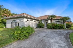 2500 Palm Lakes Ave, Fort Pierce, FL 34981, Sold 12/20/21