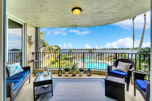 8200 Lakeshore Dr, Hypoluxo, FL 33462, Sold 12/30/21