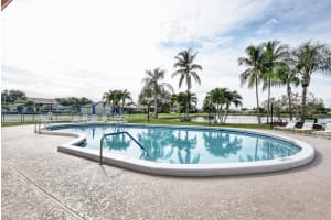 5687 Mirror Lakes Blvd, Boynton Beach, FL 33472, Sold 11/04/21