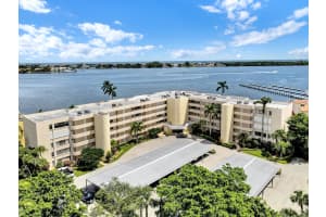 MLS# R10747972, Hypoluxo, Florida 33462