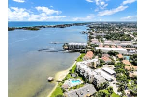8200 Lakeshore Dr, Hypoluxo, FL 33462, Sold 10/22/21