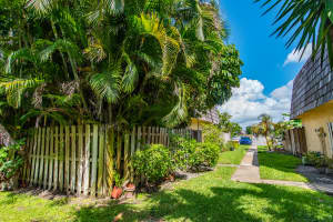 2337 Waterside Dr, Lake Worth, FL 33461, Sold 11/05/21