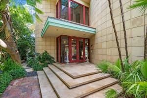 898 Berkley St, Boca Raton, FL 33487, Sold 12/03/21