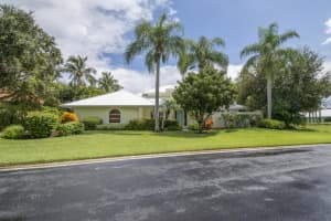 8222 SE Sanctuary Dr, Hobe Sound, FL 33455, Sold 11/18/21