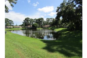 2815 Stoneway Ln, Fort Pierce, FL 34982, Sold 04/15/22