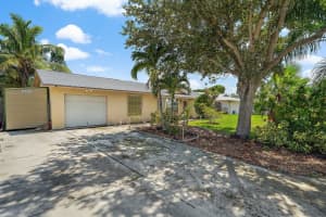 8955 SE Bobo Ct, Hobe Sound, FL 33455, Sold 12/29/21