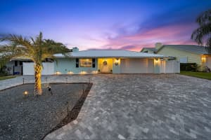 137 Lucina Dr, Hypoluxo, FL 33462, Sold 11/05/21