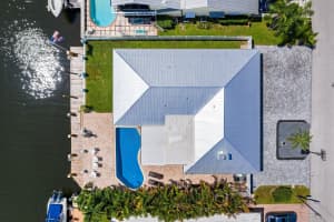 137 Lucina Dr, Hypoluxo, FL 33462, Sold 11/05/21