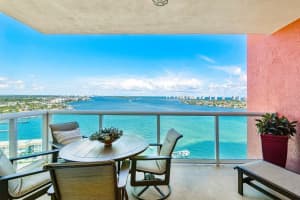 2650 Lake Shore Dr, Riviera Beach, FL 33404, Sold 02/25/22