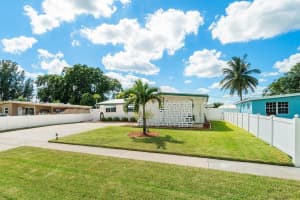 759 Hibiscus Dr, Royal Palm Beach, FL 33411, Sold 11/08/21