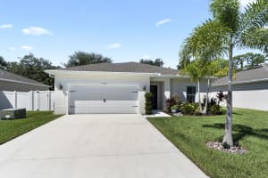 5336 Oakland Lake Cir, Fort Pierce, FL 34951, Sold 12/10/21