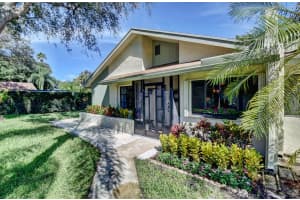 3927 Arelia Dr, Delray Beach, FL 33445, Sold 12/06/21