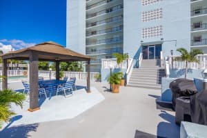 3040 Lake Shore Dr, Riviera Beach, FL 33404, Sold 01/25/22