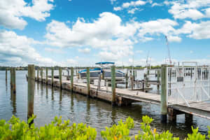 3701 S Flagler Dr APT B204, West Palm Beach, FL 33405, Sold 12/03/21