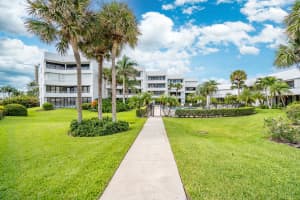 3701 S Flagler Dr APT B204, West Palm Beach, FL 33405, Sold 12/03/21