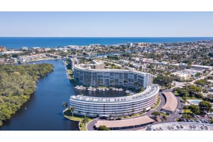 1427 E Hillsboro Blvd, Deerfield Beach, FL 33441, Sold 01/07/22